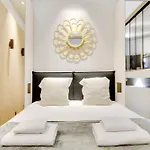 Pick A Flat\'S Apartment In Champs-Elysees - Rue Marbeuf