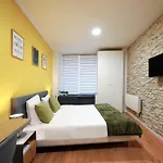 Modern Bright And Fully Renovated