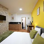 Modern Bright And Fully Renovated