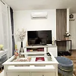 Your Cozy Cove By Paris