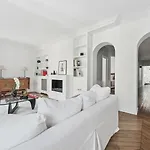 Amazing Apartment Eiffel Tower
