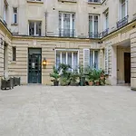 Appartement Montaigne Luxury