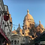 Paris Montmartre Apartment With A View And Swimming Pool Access