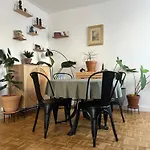 Grand Appartement 2 Pieces Dans Le 20Eme A Paris