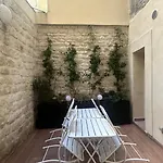 Grand Appartement Avec Patio A Paris 14Eme
