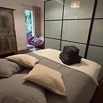 Grand Appartement Avec Patio A Paris 14Eme