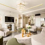 Merveil Signature - Hoche - Eiffel Tower View