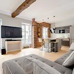 Stylish Place In Prime Location