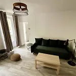 1Br Et Canape Lit Dans Le Salon
