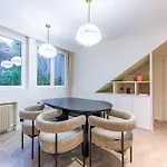 New Spacious 4 Star Family Apartment In Chic 16Th District