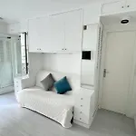 Le Longchamp Paris 16 Eme, New And Perfectly Located Apartment