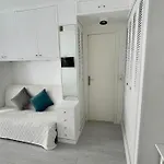 Le Longchamp Paris 16 Eme, New And Perfectly Located Apartment