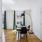 Eiffel Tower & Trocadero - 1Br - Cityapartmentstay