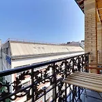 Pondok Montmartre - Balcony Overlooking City