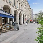 Bnbnook - Chic Studio - Steps From Les Halles & The Louvre