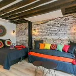 M1 - Magnificent Studio In Le Marais\'S Heart