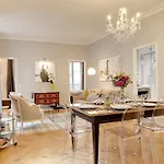 Blanc Manteau Residence