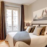 Blanc Manteau Residence