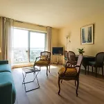 Beautifully Designed 1Br With King Size Bed