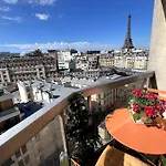 Tour Eiffel - Studio Vue Imprenable Au-Dessus Des Toits, Balcon