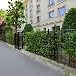 Charming Bright Studio In Luxurious 16Th