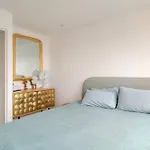 Nice Apartment With Amazing View Of Paris With Private Parking