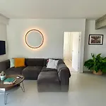 Appartement Moderne, Vue Sur Les Toits Et Plein Sud