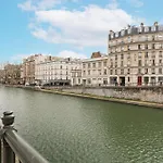 Luxury Apartment On Canal Saint Martin