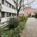 Studio Buttes Chaumont Refait A Neuf