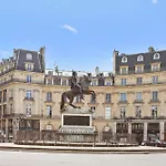 Studio Herold - Place De Victoires By B\'Your Home
