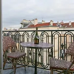 Bright Apartment With Balcony Paris