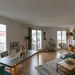 Bright Apartment With Balcony Paris