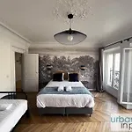 Urban Flat 99 - Spacious 6 Bdr Apartment In Paris