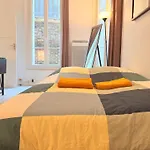 Charming Apartment With Private Garden In Cadix