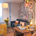 West Paris Suite
