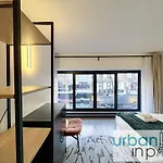 Urban Flat 194 - Spacious 3 Bedroom Montmartre