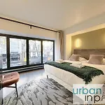 Urban Flat 194 - Spacious 3 Bedroom Montmartre