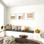 Apt Lumileux With Sunshine