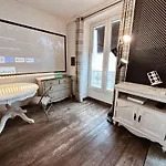 05 Grand Studio Near Chatelet