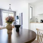 Chic Parisian 1-Bedroom Apartment In Vibrant 10Th Arr - Mobility Lease