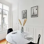 Charming Apartment Near The Eiffel Tower - Mobility Lease