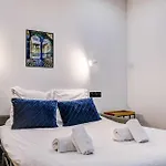 Cozy And Modern Next To Sacre-Coeur