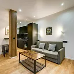 Cozy And Modern Next To Sacre-Coeur