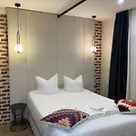 B2 Beautiful House In 7Th, 2-4G By Eiffel Tower