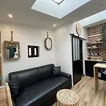 B2 Beautiful House In 7Th, 2-4G By Eiffel Tower
