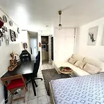Cozy Studio Near Opera & Montmartre