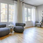 Luxury Apartment At Heart Of Paris