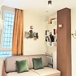 Home In Paris Beautiful & Elegant Paris Center