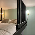 Delightful Studio For Two Montmartre