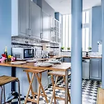 Buttes-Chaumont - Fully-Equipped